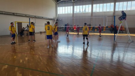 " ˲: , , &#127952;"